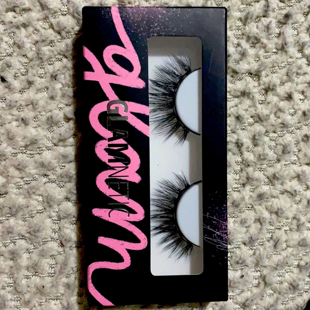 Eye lash with Eye liner